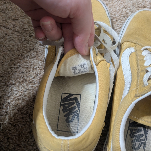 Yellow Converse - Picture 5 of 5